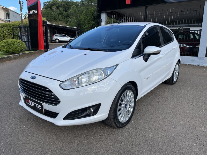 fiesta 1.6 titanium hatch 16v flex 4p automatico 2017 bom principio