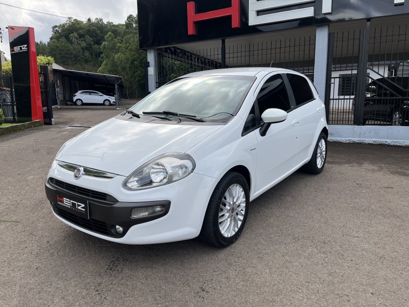 punto 1.6 essence 16v flex 4p automatizado 2013 bom principio