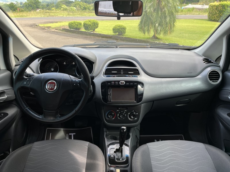 PUNTO 1.6 ESSENCE 16V FLEX 4P AUTOMATIZADO - 2013 - BOM PRINCíPIO