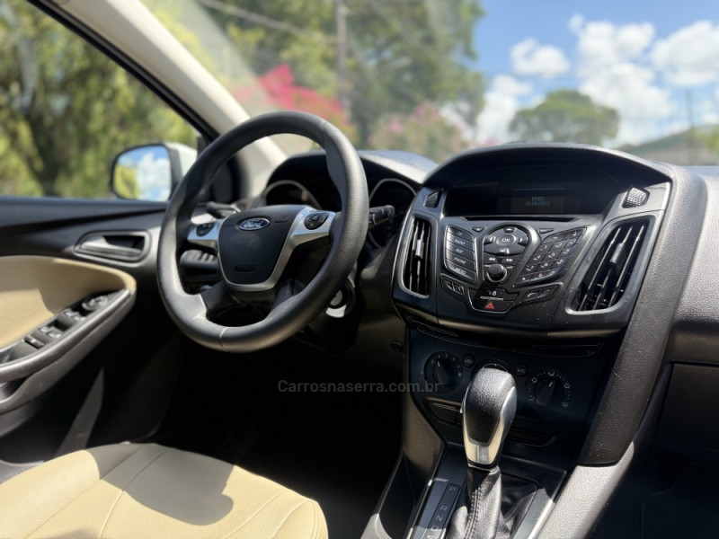 FOCUS 2.0 SE SEDAN 16V FLEX 4P AUTOMÁTICO - 2014 - PAROBé