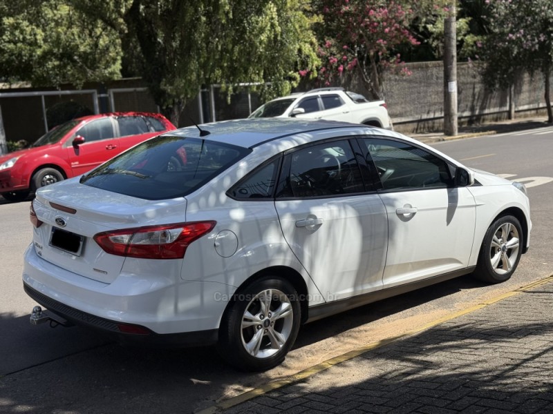 FOCUS 2.0 SE SEDAN 16V FLEX 4P AUTOMÁTICO - 2014 - PAROBé