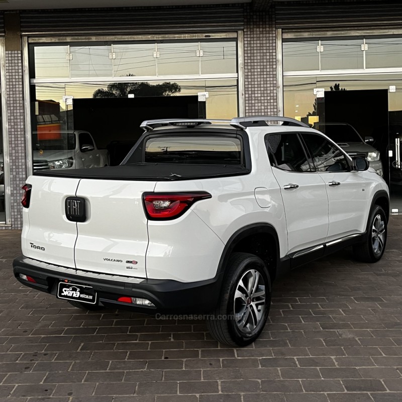 TORO 2.4 16V VOLCANO AT9 4X2 FLEX 4P AUTOMÁTICO - 2019 - VACARIA