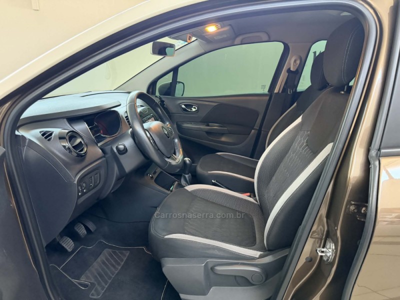 CAPTUR 1.6 16V SCE FLEX ZEN MANUAL - 2018 - PORTO ALEGRE