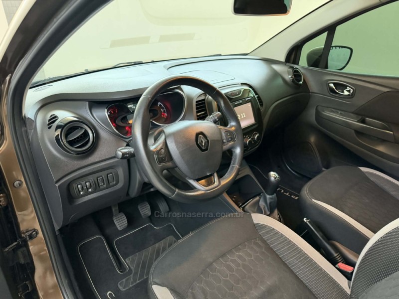CAPTUR 1.6 16V SCE FLEX ZEN MANUAL - 2018 - PORTO ALEGRE