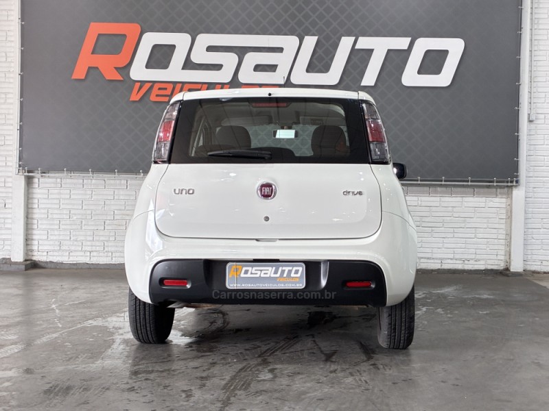 UNO 1.0 DRIVE 6V FLEX 4P MANUAL - 2018 - VENâNCIO AIRES