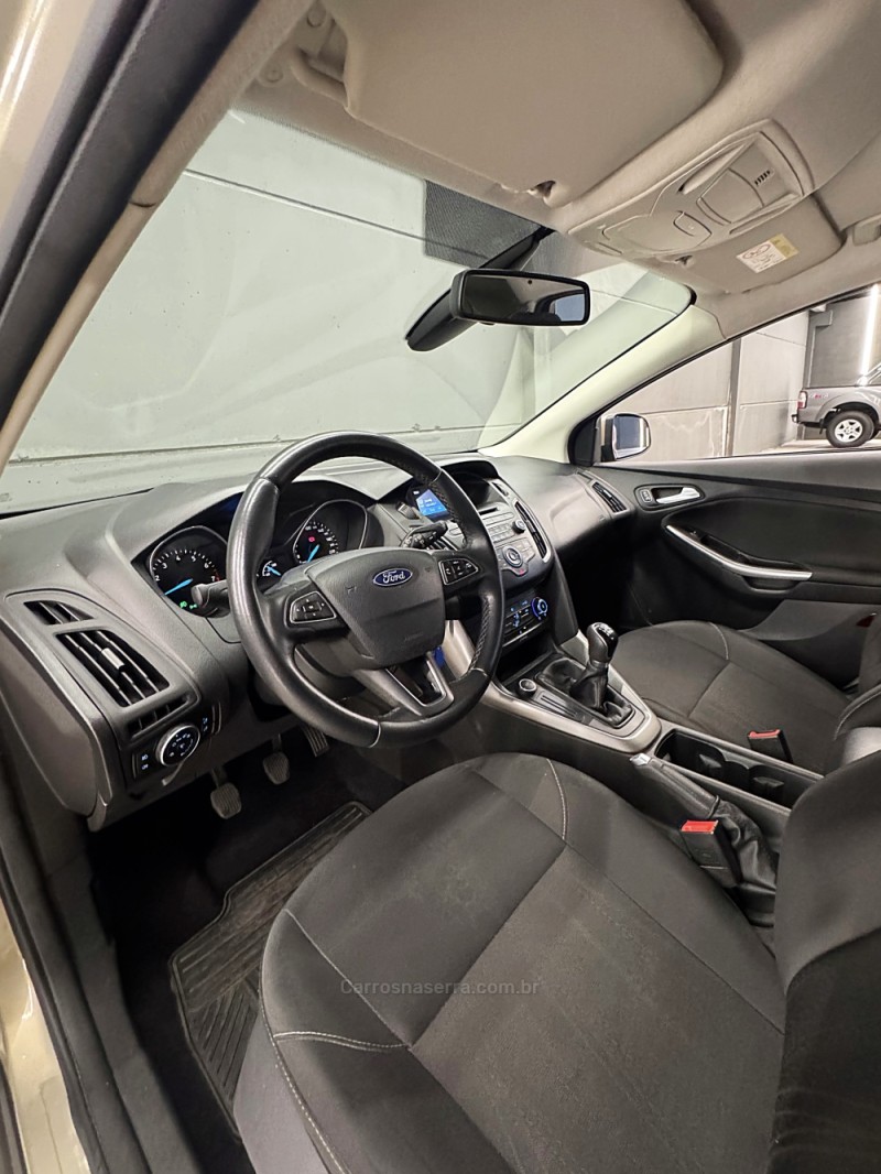 FOCUS 1.6 SE PLUS 16V FLEX 4P MANUAL - 2017 - PASSO FUNDO