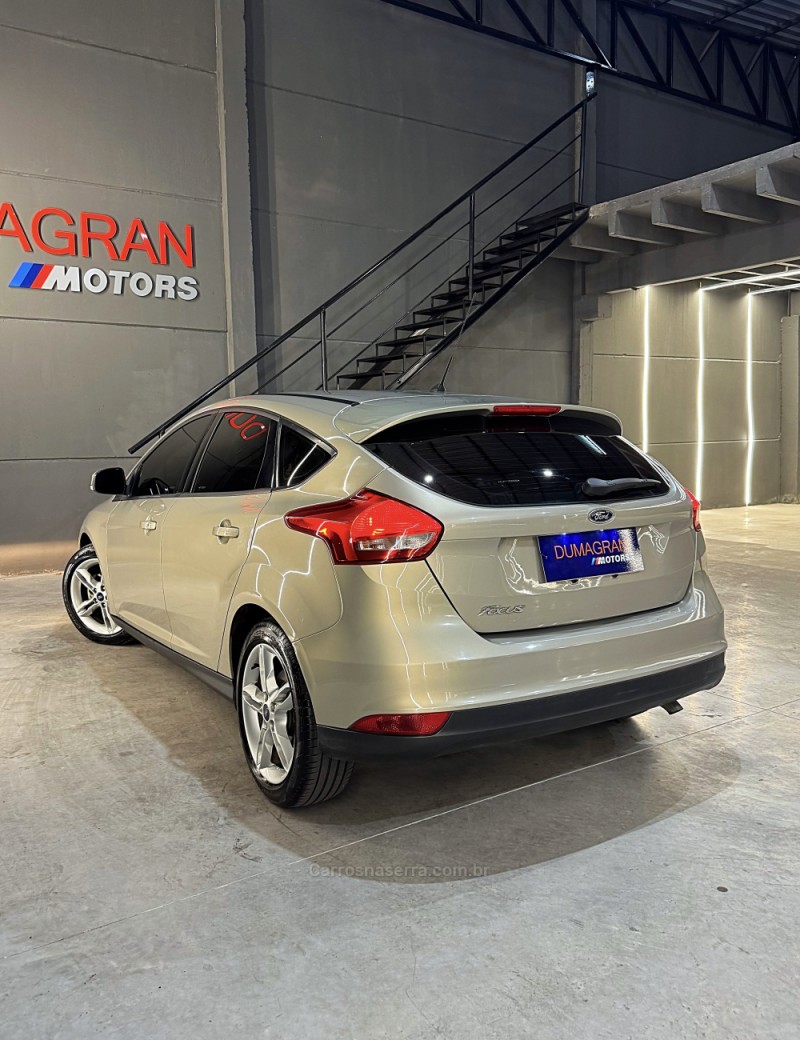 FOCUS 1.6 SE PLUS 16V FLEX 4P MANUAL - 2017 - PASSO FUNDO