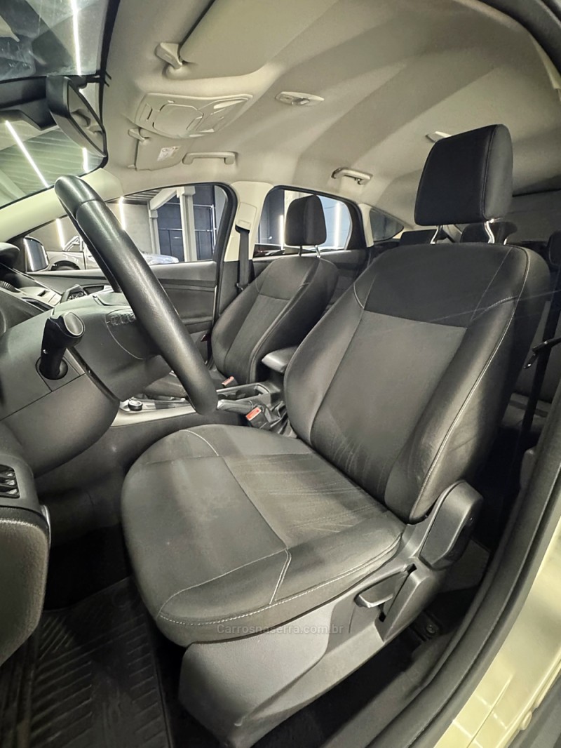 FOCUS 1.6 SE PLUS 16V FLEX 4P MANUAL - 2017 - PASSO FUNDO