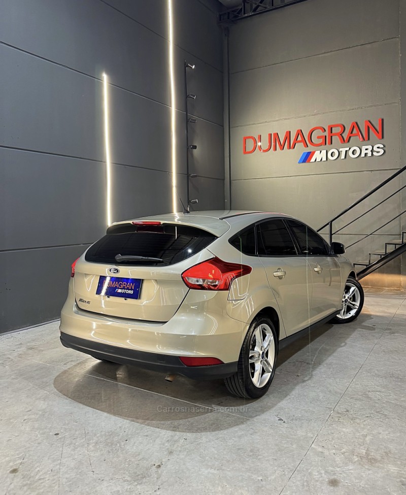 FOCUS 1.6 SE PLUS 16V FLEX 4P MANUAL - 2017 - PASSO FUNDO