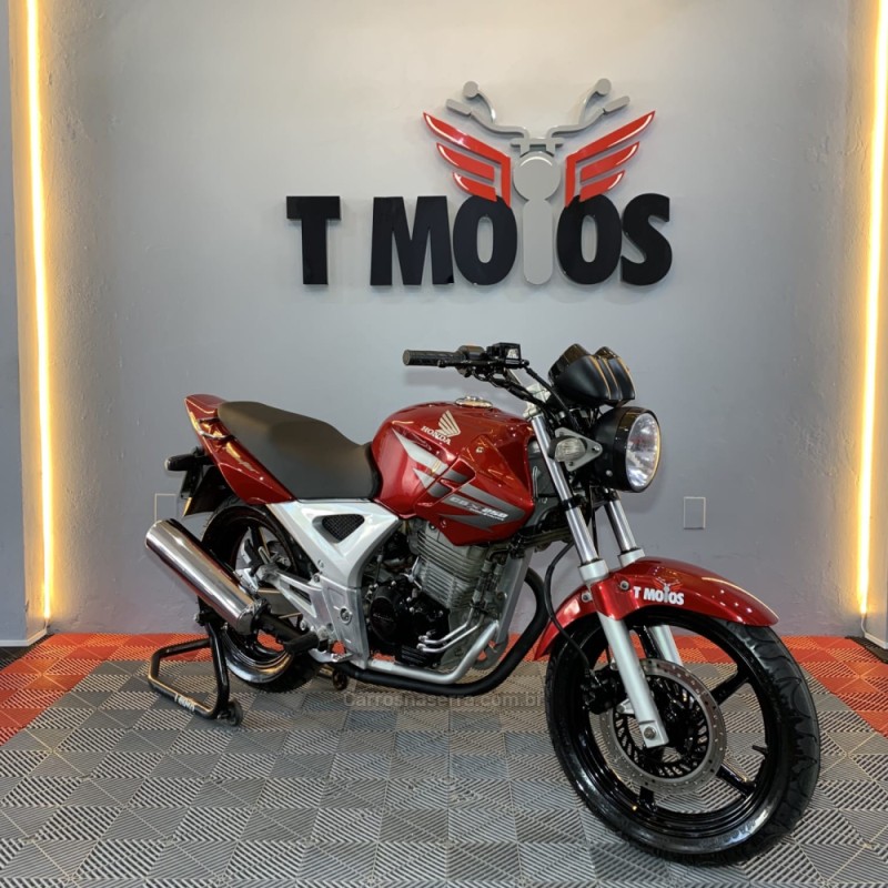 cbx 250 twister  2008 portao