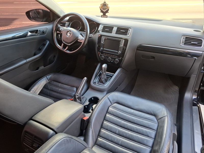 JETTA 2.0 TSI HIGHLINE 200CV GASOLINA 4P TIPTRONIC - 2016 - FARROUPILHA