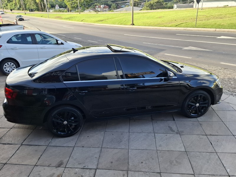 JETTA 2.0 TSI HIGHLINE 200CV GASOLINA 4P TIPTRONIC - 2016 - FARROUPILHA
