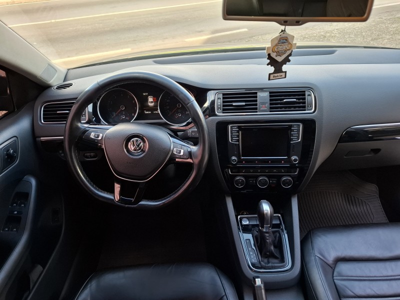 JETTA 2.0 TSI HIGHLINE 200CV GASOLINA 4P TIPTRONIC - 2016 - FARROUPILHA
