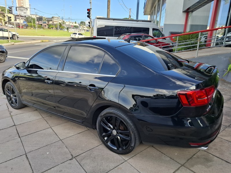 JETTA 2.0 TSI HIGHLINE 200CV GASOLINA 4P TIPTRONIC - 2016 - FARROUPILHA
