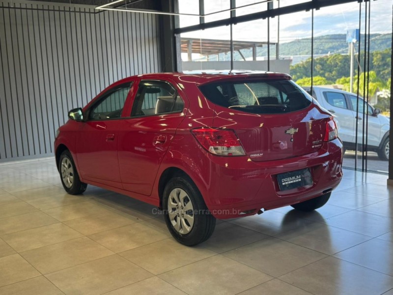 ONIX 1.0 MPFI LT 8V FLEX 4P MANUAL - 2015 - DOIS IRMãOS