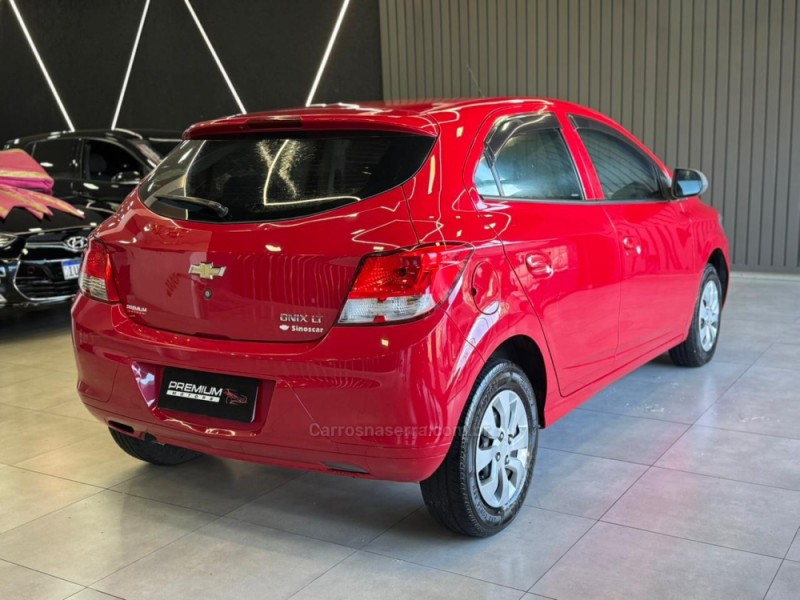 ONIX 1.0 MPFI LT 8V FLEX 4P MANUAL - 2015 - DOIS IRMãOS