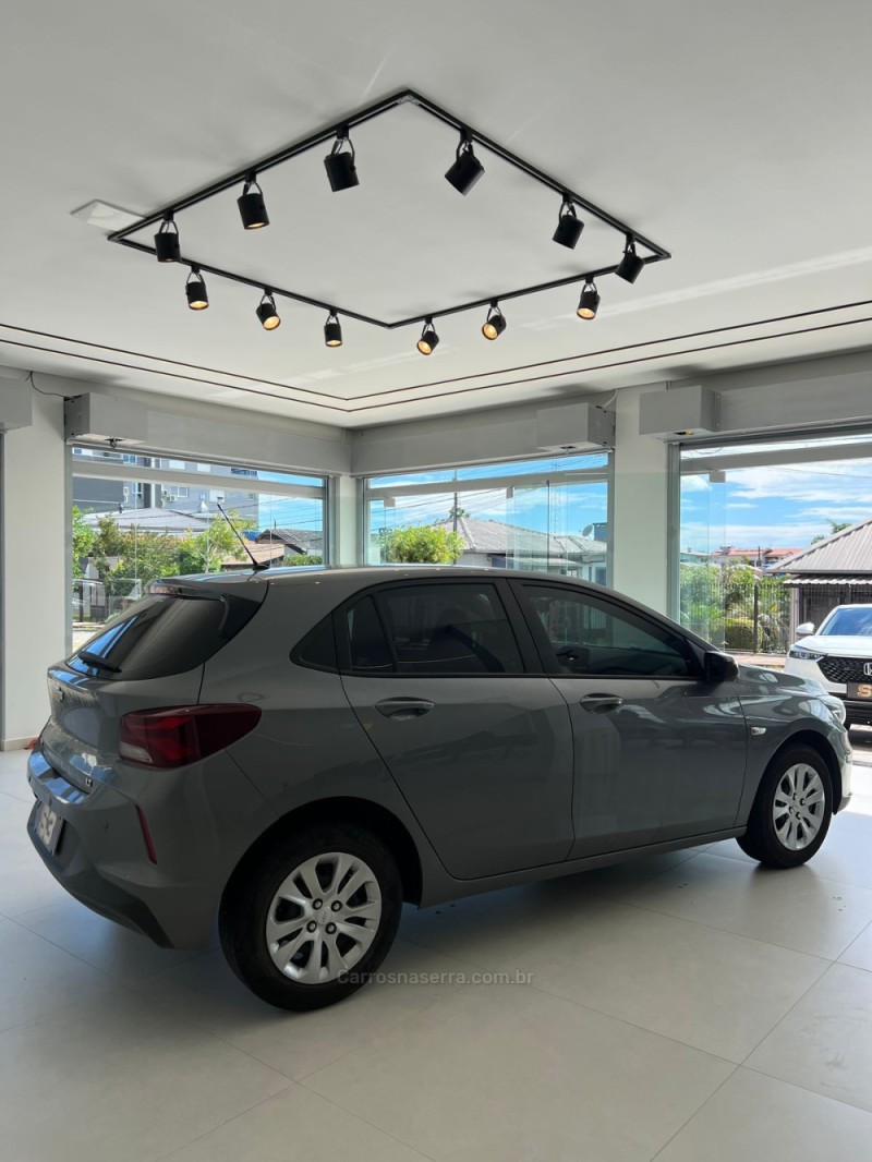 ONIX 1.0 LT 12V FLEX 4P MANUAL - 2023 - CAXIAS DO SUL