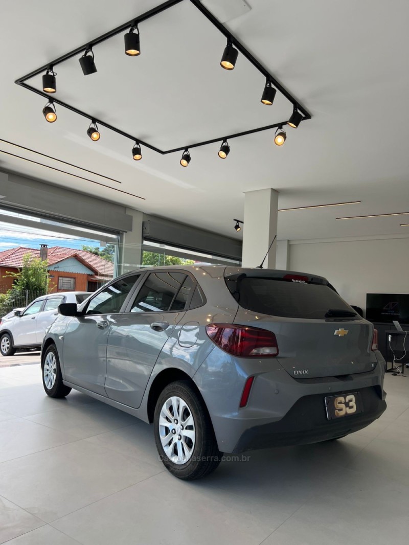 ONIX 1.0 LT 12V FLEX 4P MANUAL - 2023 - CAXIAS DO SUL