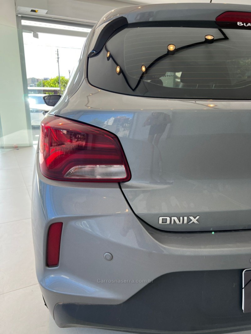 ONIX 1.0 LT 12V FLEX 4P MANUAL - 2023 - CAXIAS DO SUL