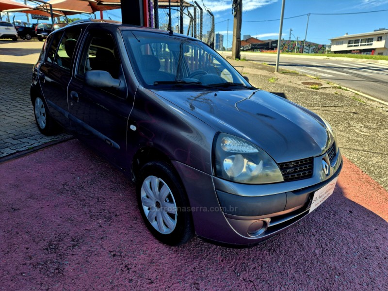 CLIO 1.0 EXPRESSION 8V GASOLINA 4P MANUAL - 2005 - FARROUPILHA