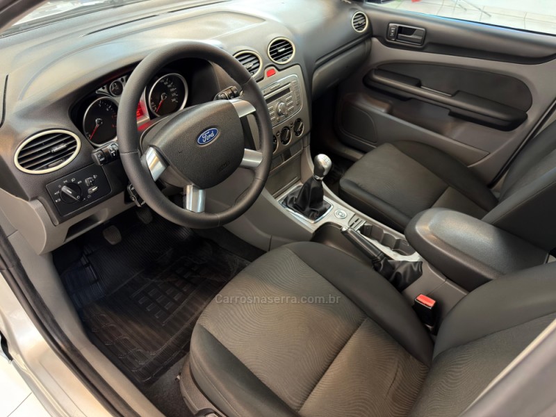 FOCUS 2.0 GLX SEDAN 16V FLEX 4P MANUAL - 2012 - BOM RETIRO DO SUL
