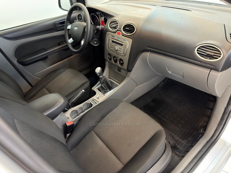 FOCUS 2.0 GLX SEDAN 16V FLEX 4P MANUAL - 2012 - BOM RETIRO DO SUL