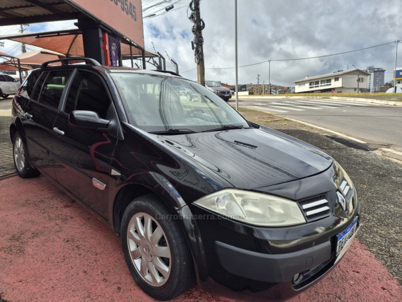 MÉGANE 1.6 DYNAMIQUE GRAND TOUR 16V FLEX 4P MANUAL - 2011 - FARROUPILHA
