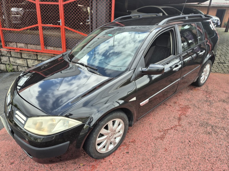 MÉGANE 1.6 DYNAMIQUE GRAND TOUR 16V FLEX 4P MANUAL - 2011 - FARROUPILHA