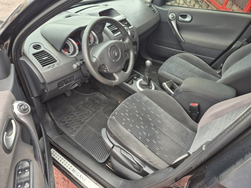 MÉGANE 1.6 DYNAMIQUE GRAND TOUR 16V FLEX 4P MANUAL - 2011 - FARROUPILHA