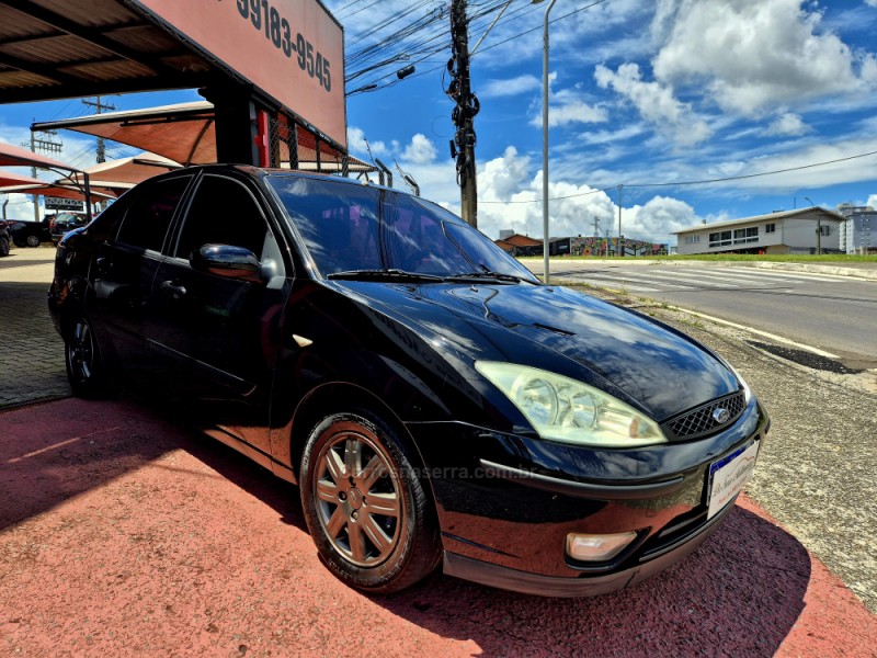 FOCUS 1.6 GLX SEDAN 8V GASOLINA 4P MANUAL - 2004 - FARROUPILHA