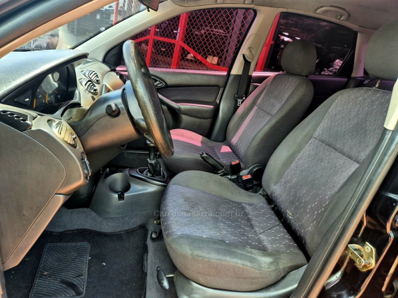 FOCUS 1.6 GLX SEDAN 8V GASOLINA 4P MANUAL - 2004 - FARROUPILHA