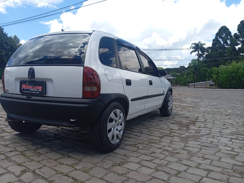 CORSA 1.6 MPFI GL 8V GASOLINA 4P MANUAL - 1996 - CAXIAS DO SUL