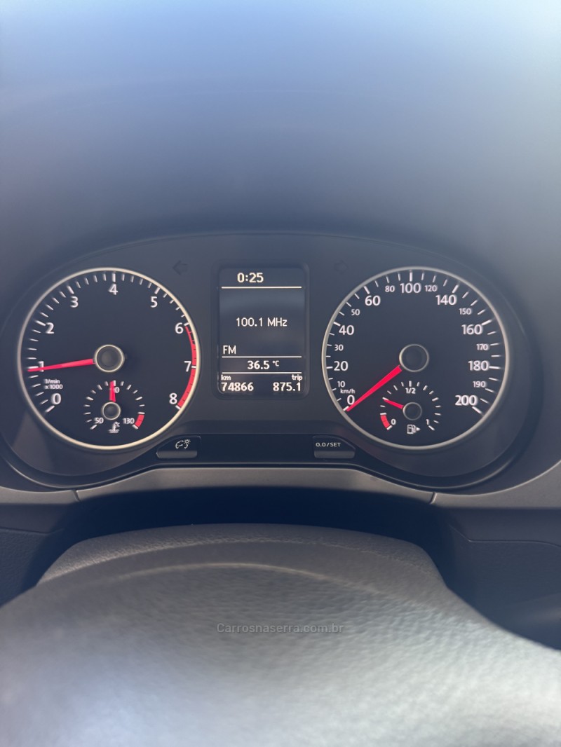 FOX 1.0 MI TRENDLINE 8V FLEX 4P MANUAL - 2015 - ENCANTADO