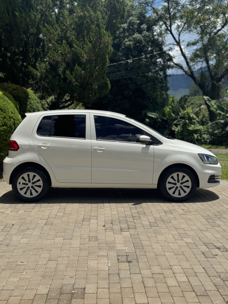FOX 1.0 MI TRENDLINE 8V FLEX 4P MANUAL - 2015 - ENCANTADO