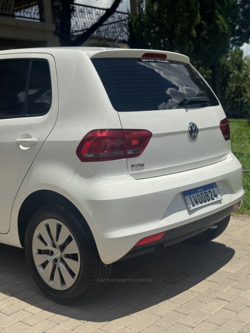 FOX 1.0 MI TRENDLINE 8V FLEX 4P MANUAL - 2015 - ENCANTADO