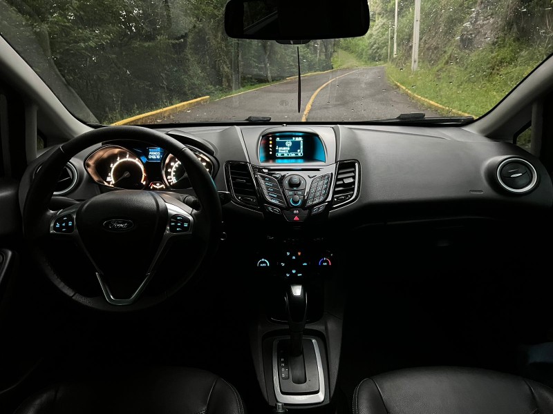 FIESTA 1.6 TITANIUM PLUS HATCH 16V FLEX 4P AUTOMÁTICO - 2014 - CAXIAS DO SUL