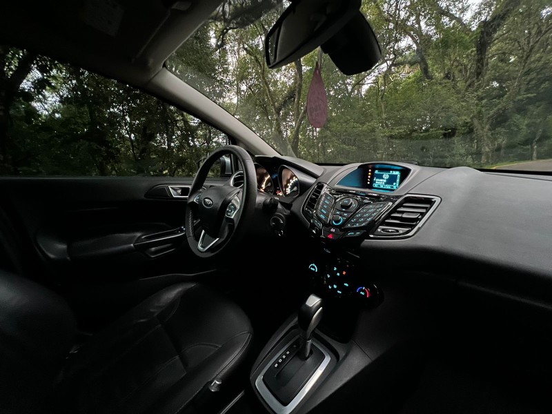 FIESTA 1.6 TITANIUM PLUS HATCH 16V FLEX 4P AUTOMÁTICO - 2014 - CAXIAS DO SUL