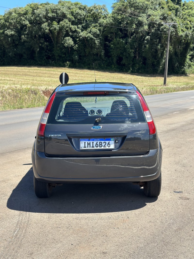 FIESTA 1.0 EDGE 8V GASOLINA 4P MANUAL - 2005 - CAXIAS DO SUL