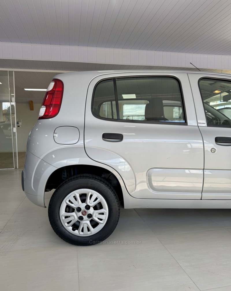 UNO 1.0 EVO VIVACE 8V FLEX 4P MANUAL - 2014 - VILA FLORES