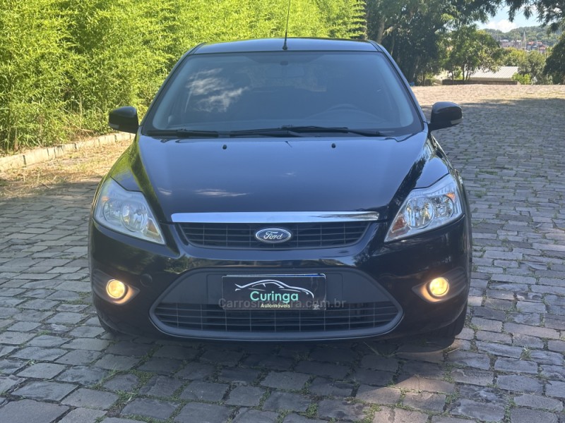 FOCUS 1.6 GLX 16V FLEX 4P MANUAL - 2013 - NOVA PRATA