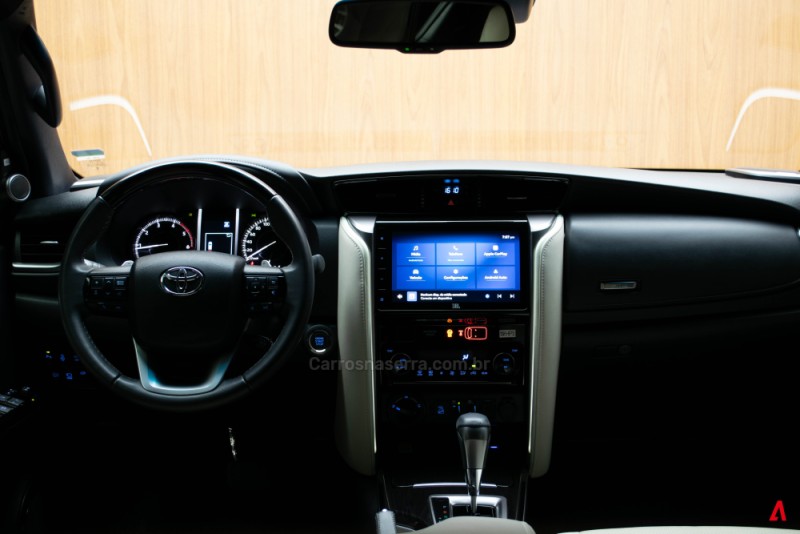 HILUX SW4 2.8 4X4 DIAMOND 16V TURBO DIESEL 4P 7 LUGARES AUTOMATICO - 2024 - GARIBALDI