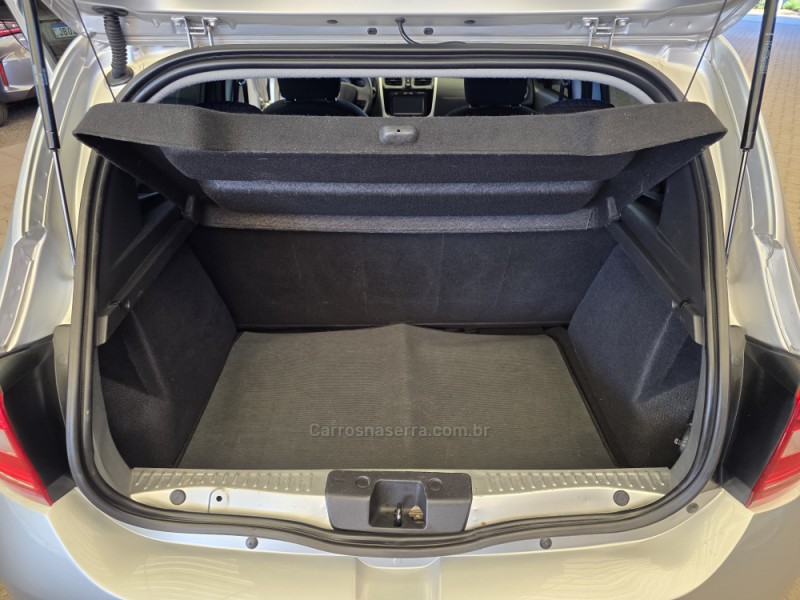 SANDERO 1.0 EXPRESSION 16V FLEX 4P MANUAL - 2017 - SAPIRANGA