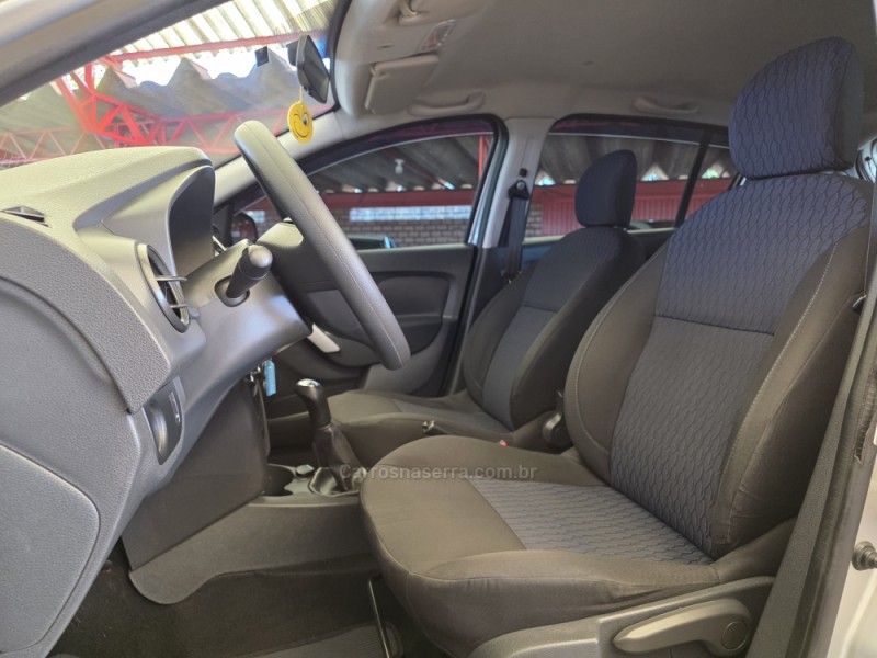 SANDERO 1.0 EXPRESSION 16V FLEX 4P MANUAL - 2017 - SAPIRANGA