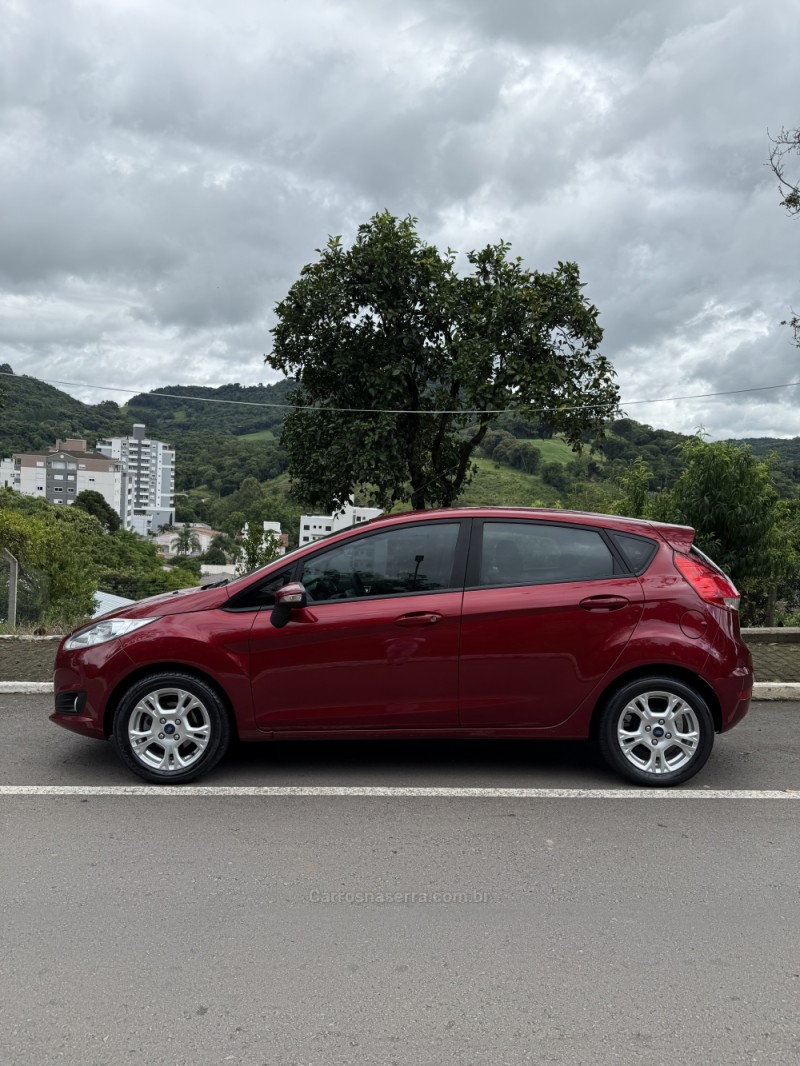 FIESTA 1.5 SE HATCH 16V FLEX 4P MANUAL - 2014 - NOVA ARAçá
