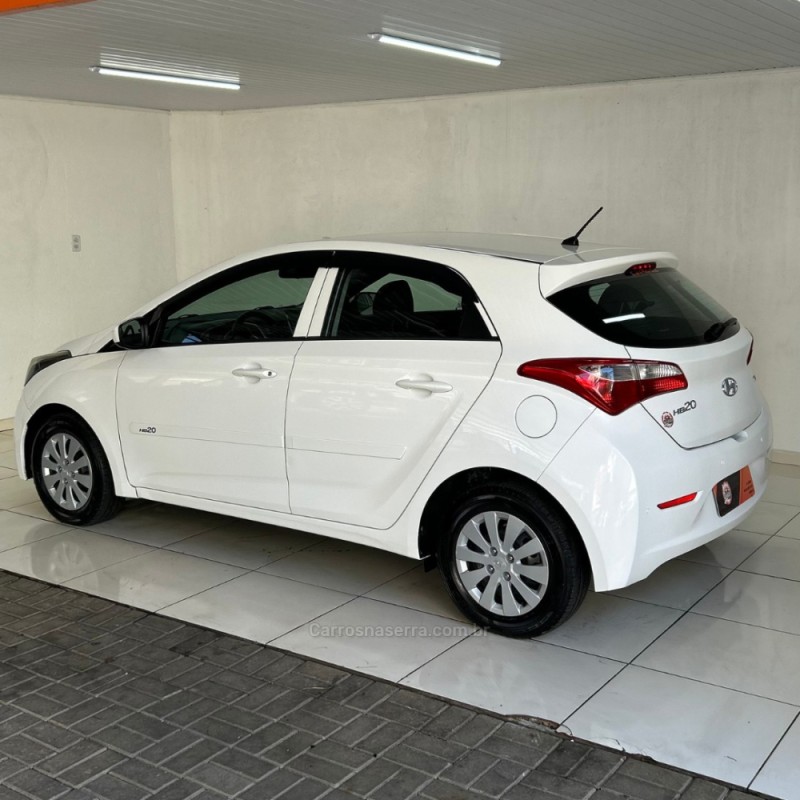 HB20 1.0 COMFORT 12V FLEX 4P MANUAL - 2015 - VACARIA