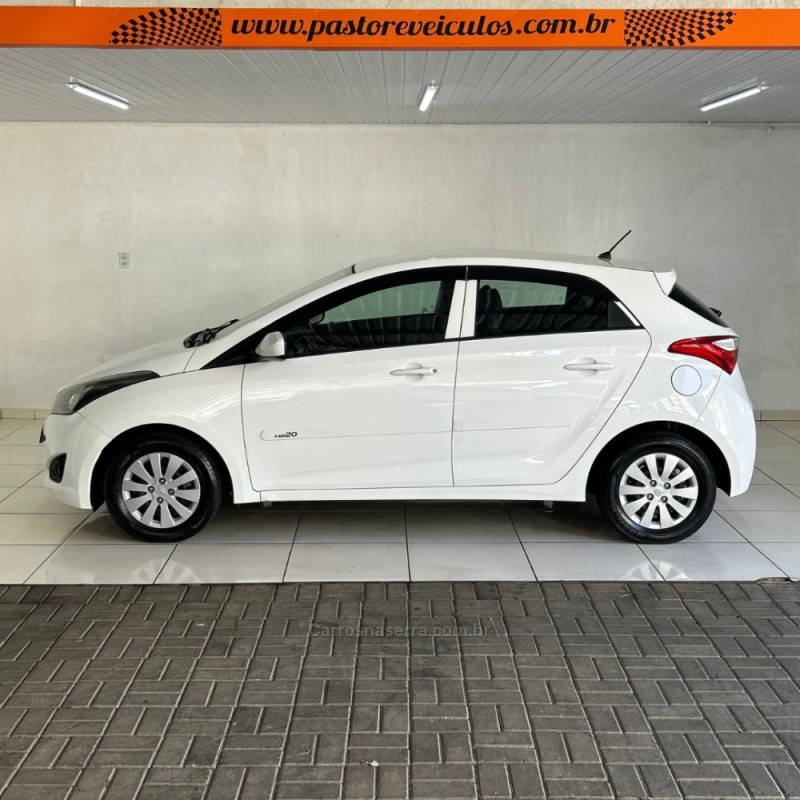 HB20 1.0 COMFORT 12V FLEX 4P MANUAL - 2015 - VACARIA