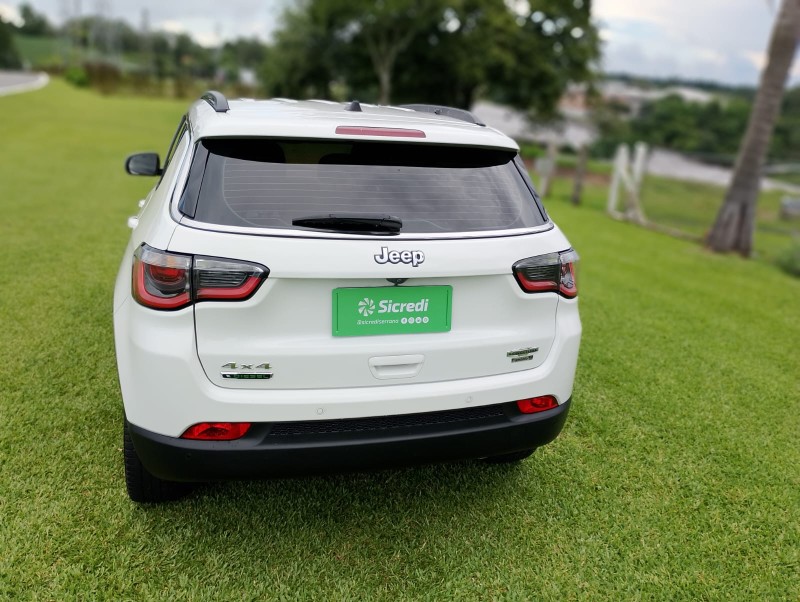 COMPASS 2.0 16V DIESEL LONGITUDE 4X4 AUTOMÁTICO - 2017 - FARROUPILHA