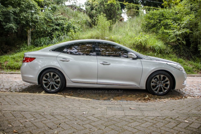 AZERA 3.0 MPFI GLS V6 24V GASOLINA 4P AUTOMÁTICO - 2013 - NOVO HAMBURGO