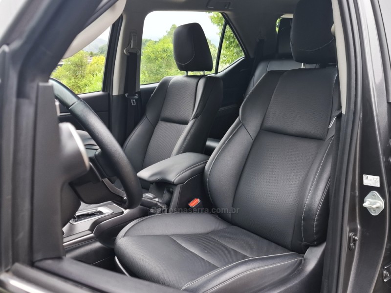 HILUX SW4 2.8 SRX 4X4 7 LUGARES 16V TURBO INTERCOOLER DIESEL 4P AUTOMÁTICO - 2024 - BENTO GONçALVES