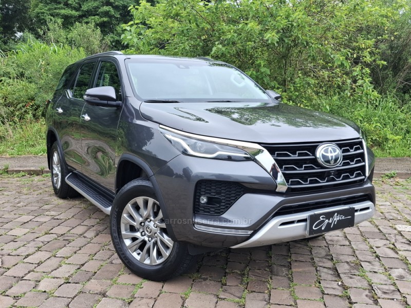 hilux sw4 2.8 srx 4x4 7 lugares 16v turbo intercooler diesel 4p automatico 2024 bento goncalves